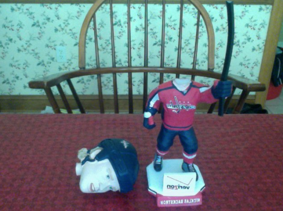 nick backstrom bobblehead damaged